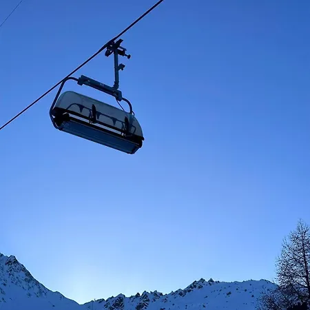 Pilanous Residence - E-Alpine Suite - Swiss Alps